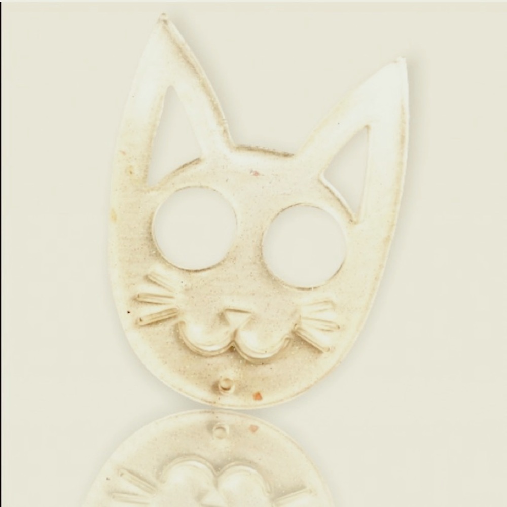 Neon Yellow Kitty Keychain 💛